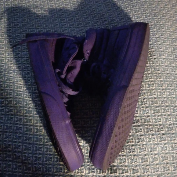 VANS  PURPLE HIGH TOP SNEAKER SIZE - Picture 2 of 15